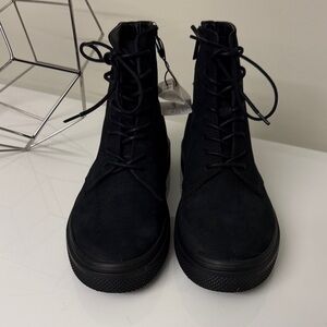 Black Men’s Lace-Up Boots